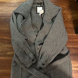 Never worn wool long Abercrombie Coat-size small Tall